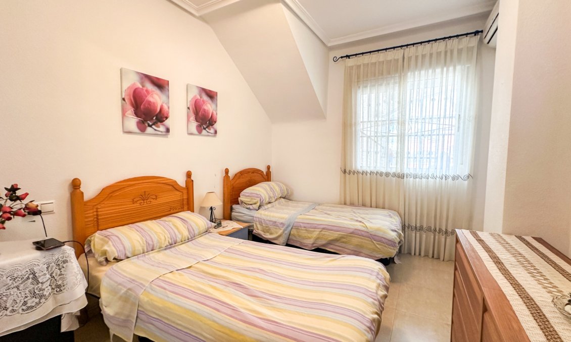Wiederverkauf - Bungalow -
Orihuela Costa - Costa Blanca