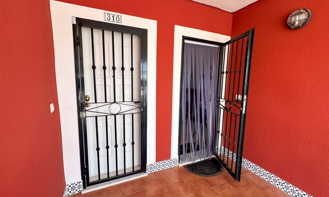Wiederverkauf - Bungalow -
Orihuela Costa - Costa Blanca