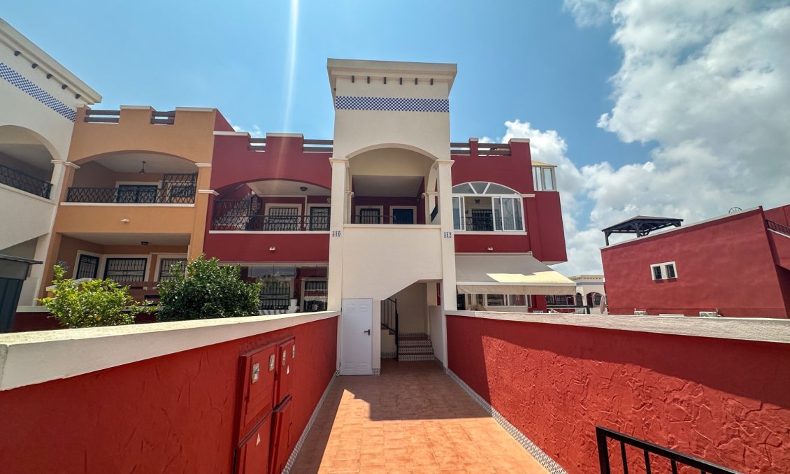 Wiederverkauf - Bungalow -
Orihuela Costa - Costa Blanca