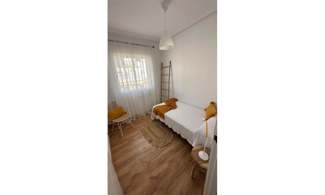 Resale - Townhouse -
Orihuela Costa - La Zenia