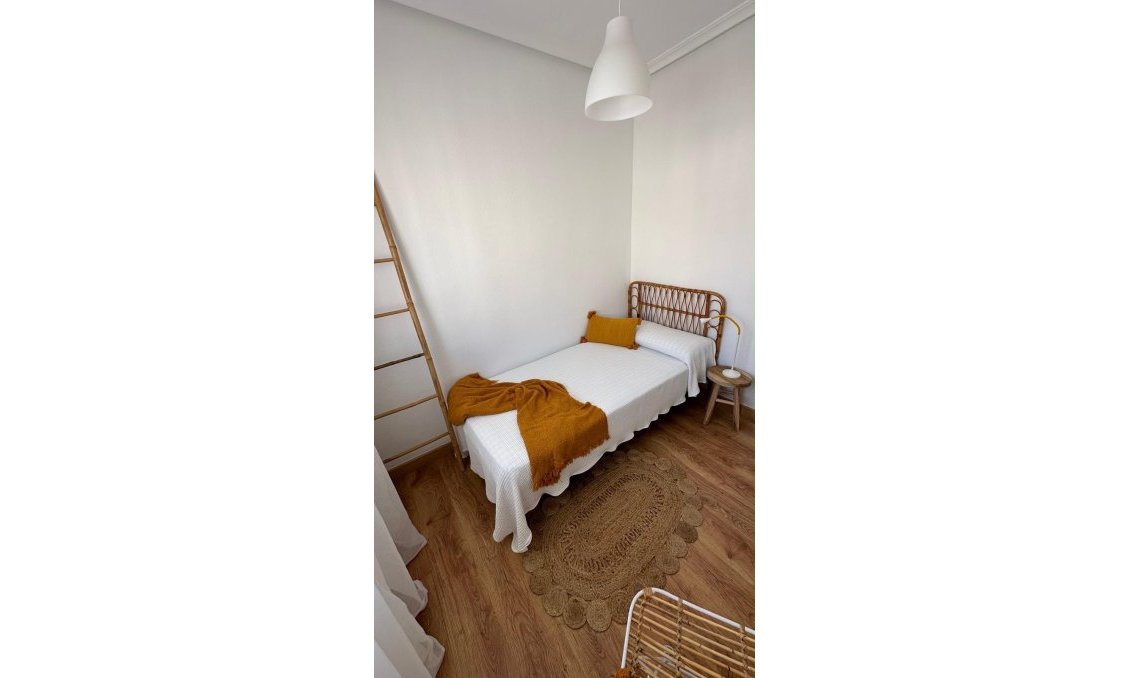 Resale - Townhouse -
Orihuela Costa - La Zenia