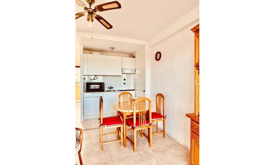 Wiederverkauf - Wohnung -
Torrevieja - Cabo Cervera