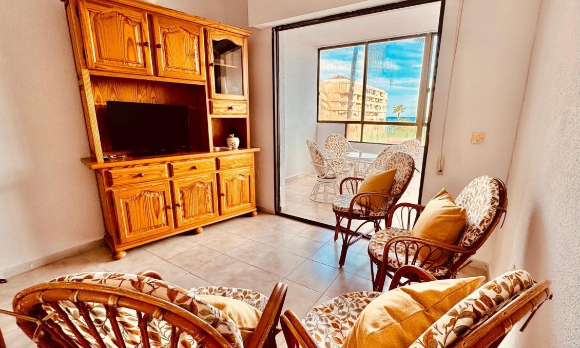 Wiederverkauf - Wohnung -
Torrevieja - Cabo Cervera