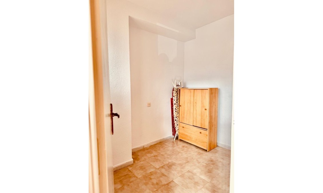 Wiederverkauf - Wohnung -
Torrevieja - Cabo Cervera