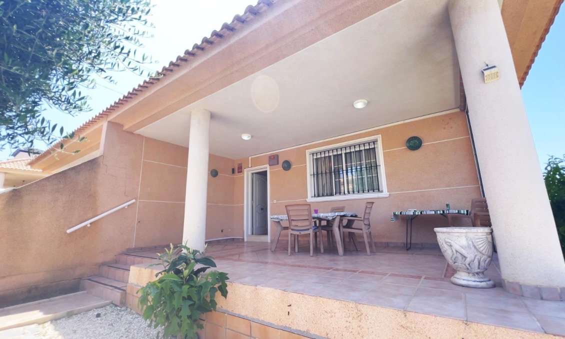 Wiederverkauf - Villa -
Torrevieja - Aguas Nuevas