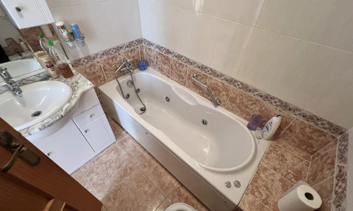 Wiederverkauf - Villa -
Torrevieja - Aguas Nuevas