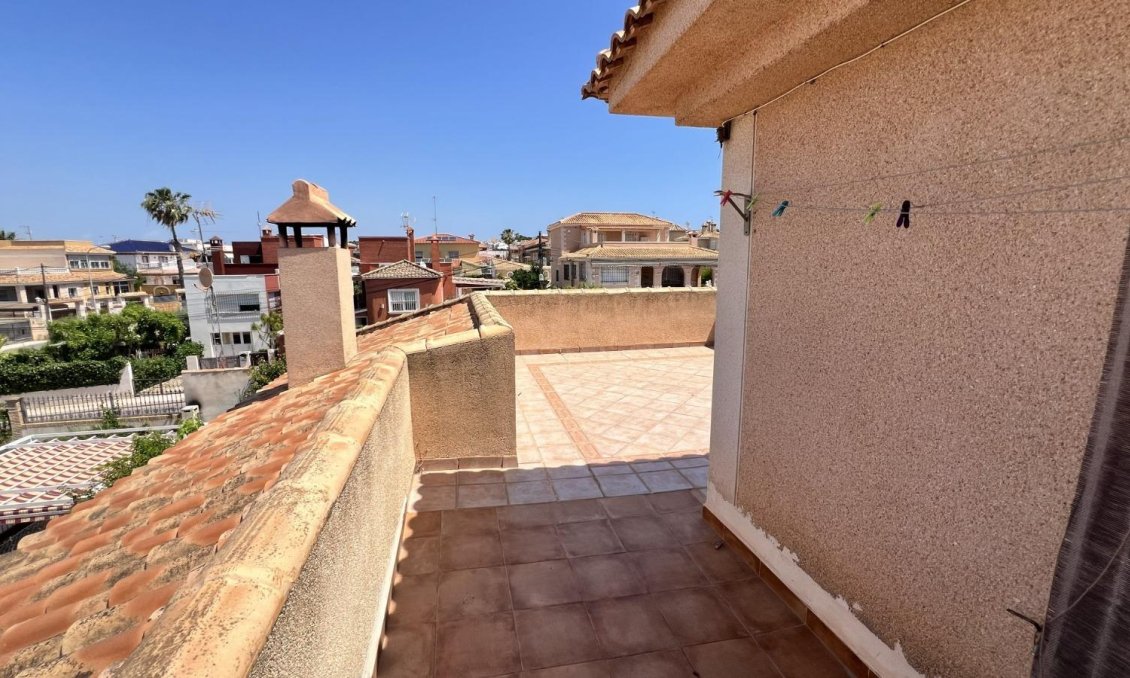 Wiederverkauf - Villa -
Torrevieja - Aguas Nuevas