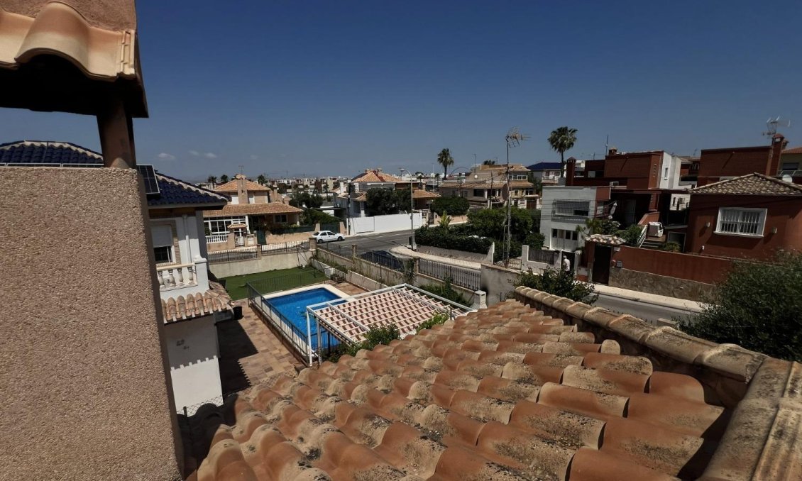 Wiederverkauf - Villa -
Torrevieja - Aguas Nuevas