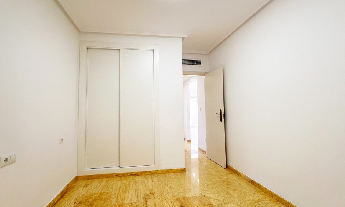Segunda mano - Apartamento -
Orihuela Costa - Costa Blanca