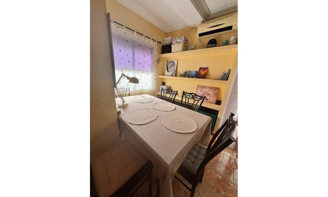 Revente - Appartement -
Torrevieja - Estacion De Autobuses