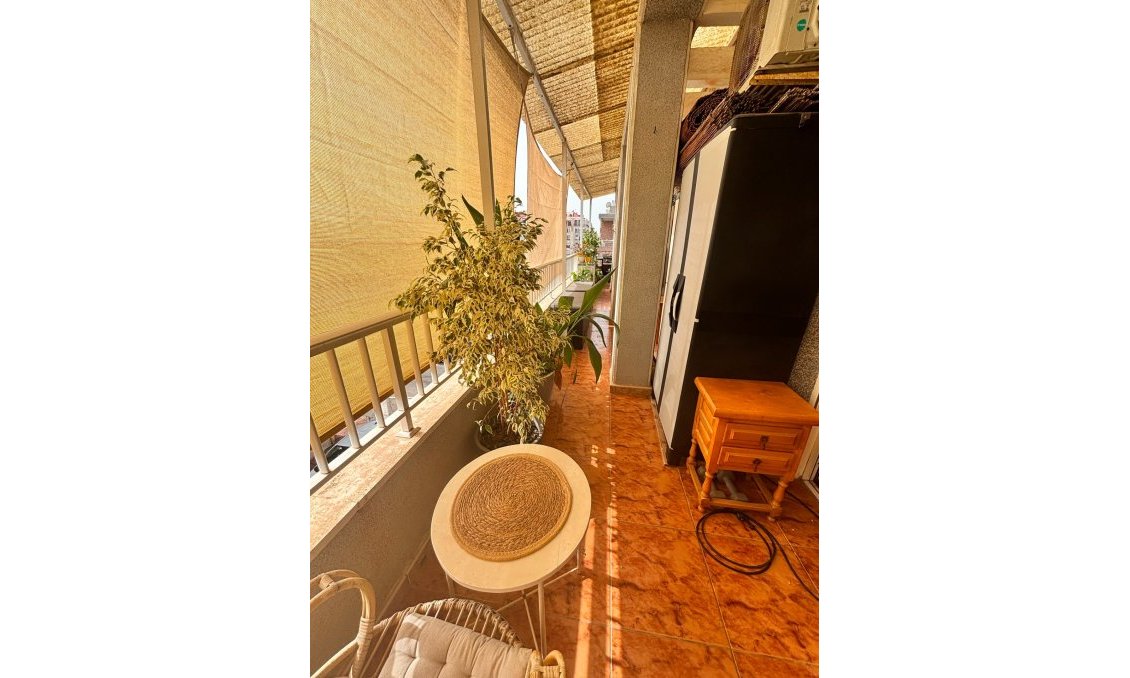 Revente - Appartement -
Torrevieja - Estacion De Autobuses