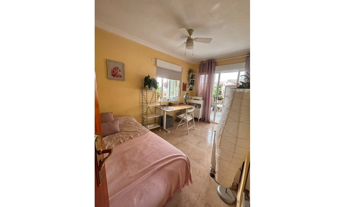 Revente - Appartement -
Torrevieja - Estacion De Autobuses