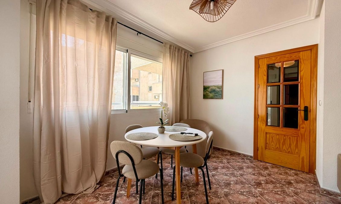 Használt Ingatlanok - Apartman -
Torrevieja - Playa del Cura