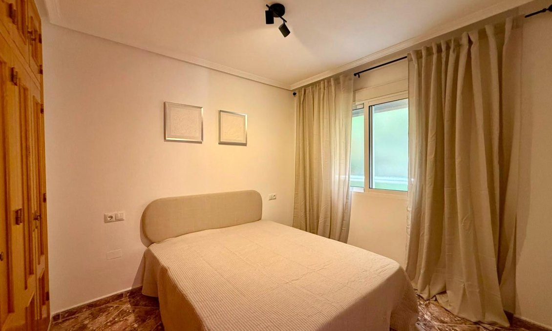 Használt Ingatlanok - Apartman -
Torrevieja - Playa del Cura