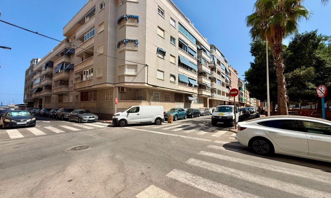 Használt Ingatlanok - Apartman -
Torrevieja - Playa del Cura