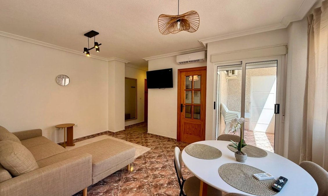 Használt Ingatlanok - Apartman -
Torrevieja - Playa del Cura
