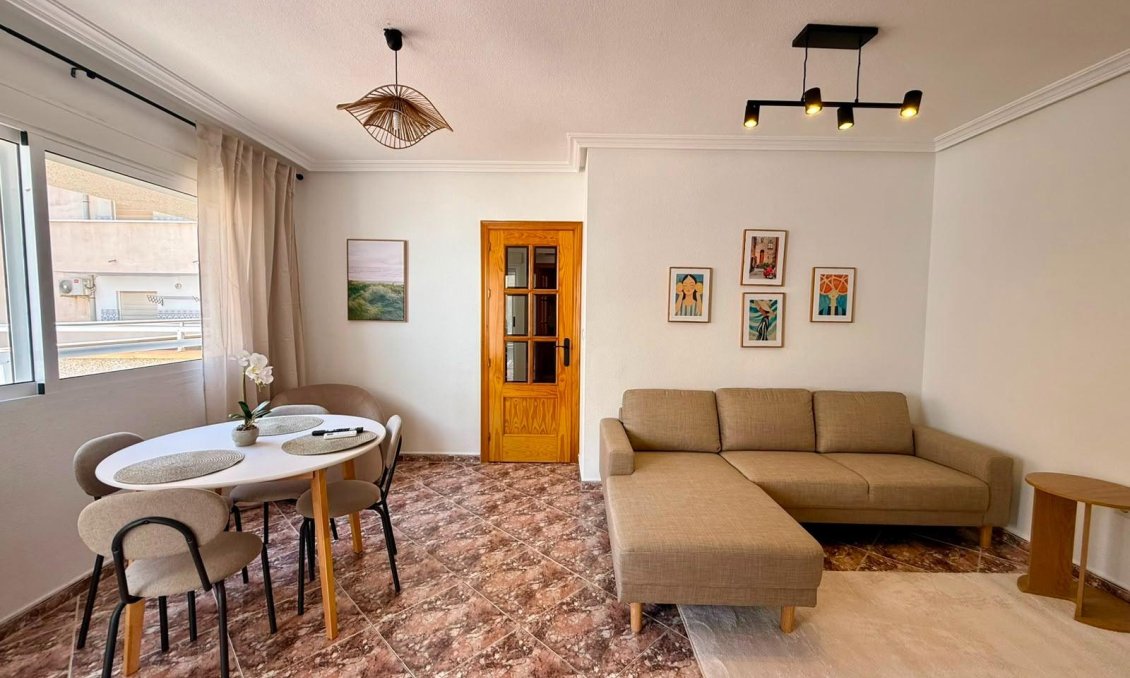 Használt Ingatlanok - Apartman -
Torrevieja - Playa del Cura
