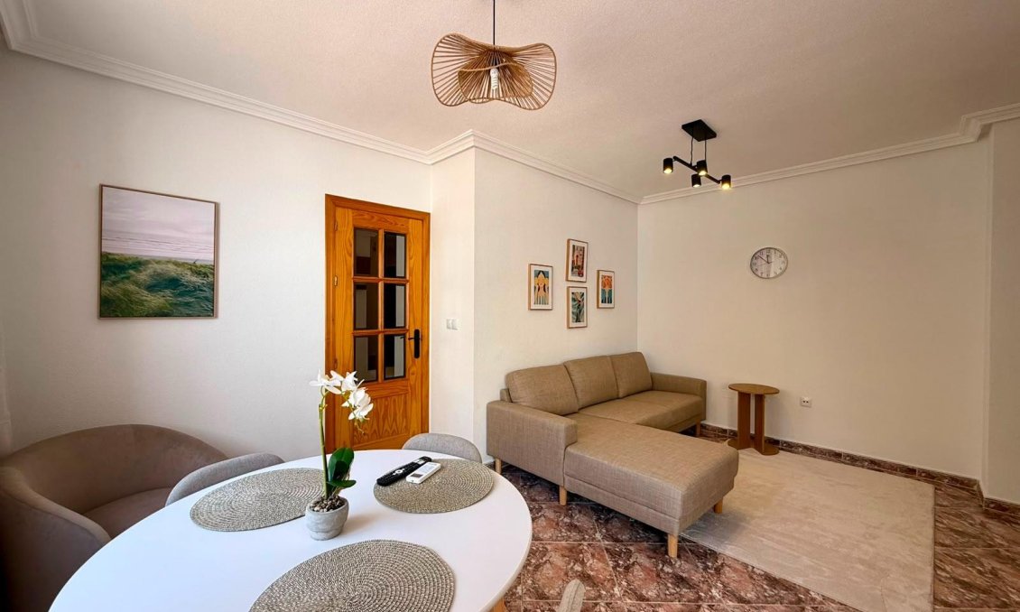 Használt Ingatlanok - Apartman -
Torrevieja - Playa del Cura