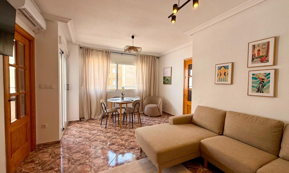 Használt Ingatlanok - Apartman -
Torrevieja - Playa del Cura