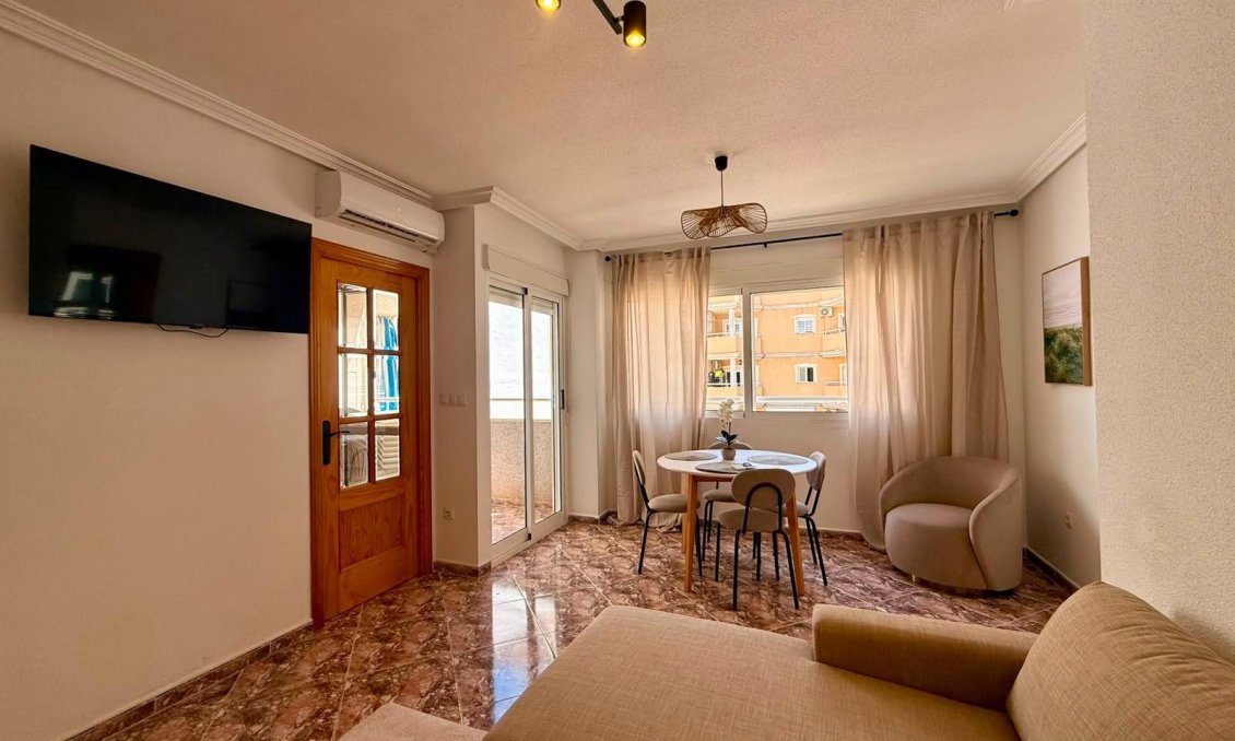 Használt Ingatlanok - Apartman -
Torrevieja - Playa del Cura