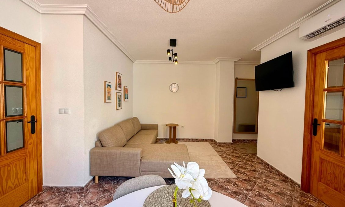 Használt Ingatlanok - Apartman -
Torrevieja - Playa del Cura