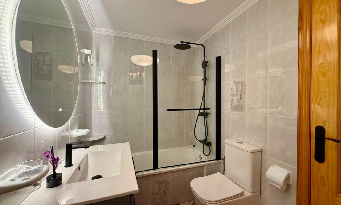 Használt Ingatlanok - Apartman -
Torrevieja - Playa del Cura