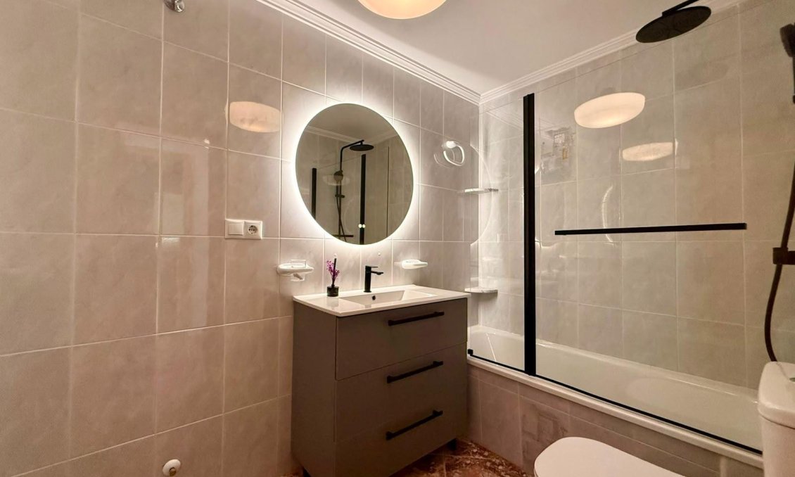 Használt Ingatlanok - Apartman -
Torrevieja - Playa del Cura