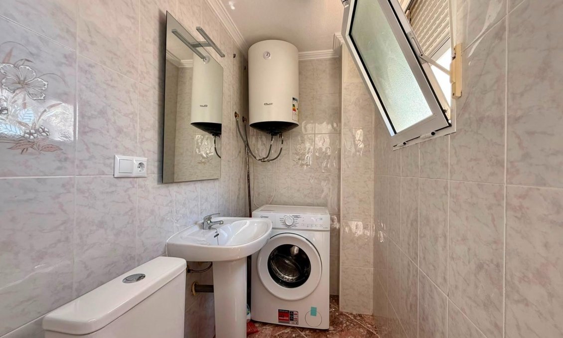 Használt Ingatlanok - Apartman -
Torrevieja - Playa del Cura