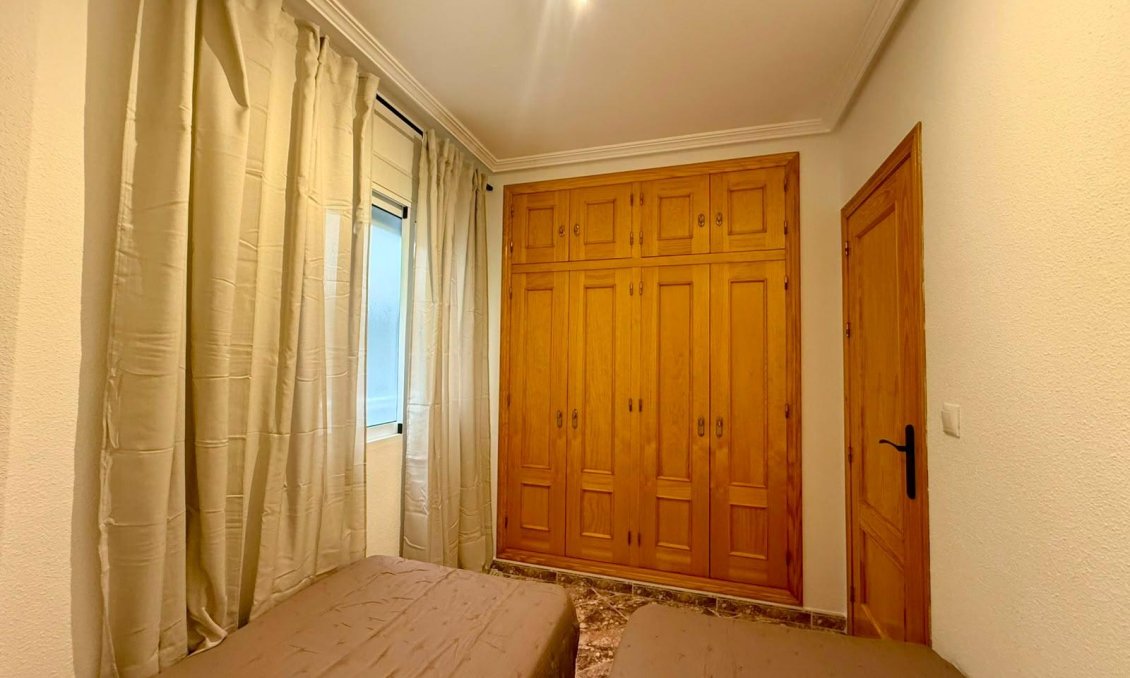 Használt Ingatlanok - Apartman -
Torrevieja - Playa del Cura