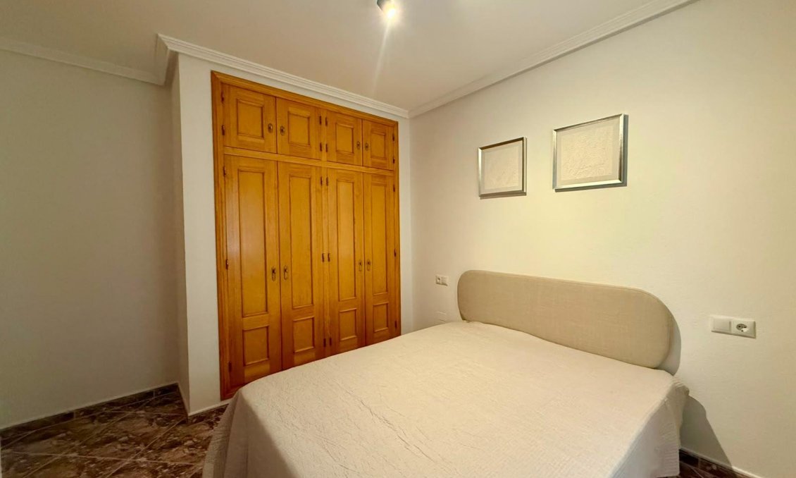 Használt Ingatlanok - Apartman -
Torrevieja - Playa del Cura