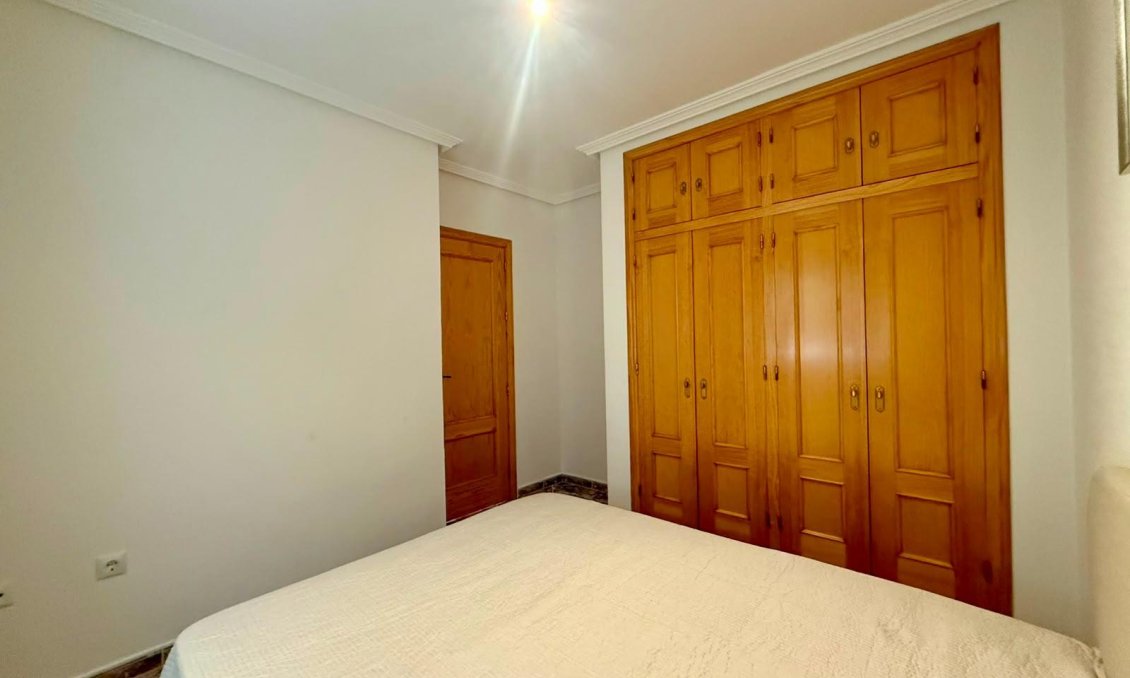 Használt Ingatlanok - Apartman -
Torrevieja - Playa del Cura