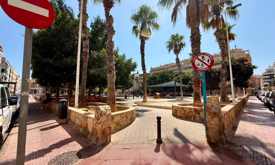 Használt Ingatlanok - Apartman -
Torrevieja - Playa del Cura
