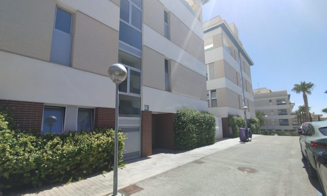 Resale - Apartment -
Orihuela Costa - Los Dolses