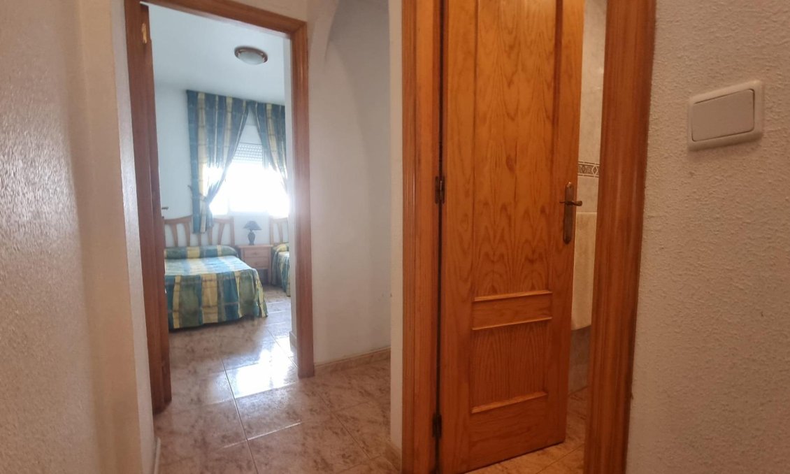 Segunda mano - Apartamento -
Torrevieja - Centro
