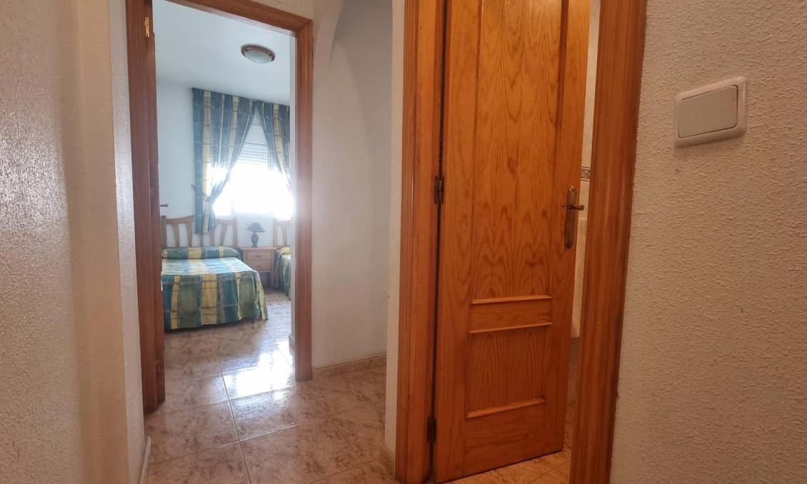 Segunda mano - Apartamento -
Torrevieja - Centro