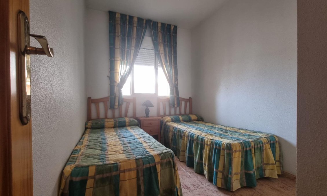 Segunda mano - Apartamento -
Torrevieja - Centro