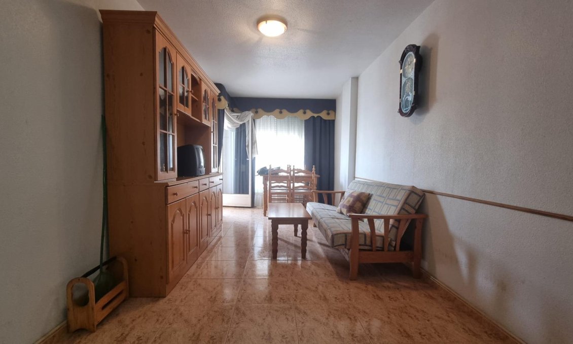 Segunda mano - Apartamento -
Torrevieja - Centro