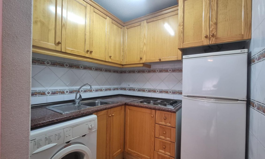 Segunda mano - Apartamento -
Torrevieja - Centro