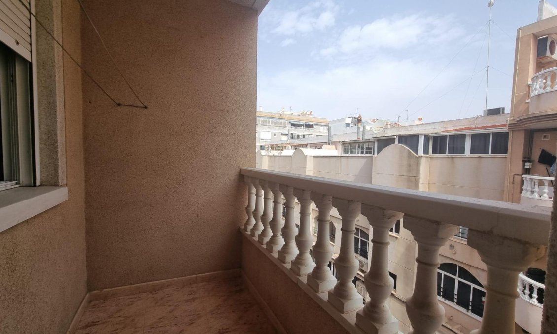 Segunda mano - Apartamento -
Torrevieja - Centro