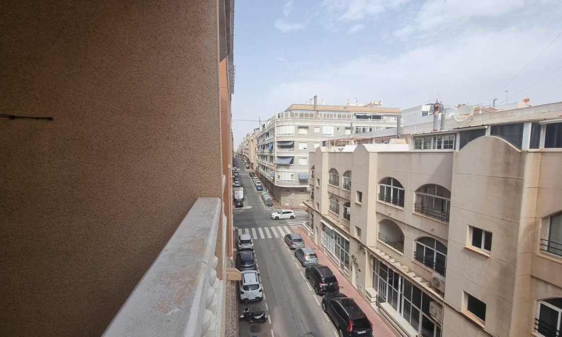 Segunda mano - Apartamento -
Torrevieja - Centro