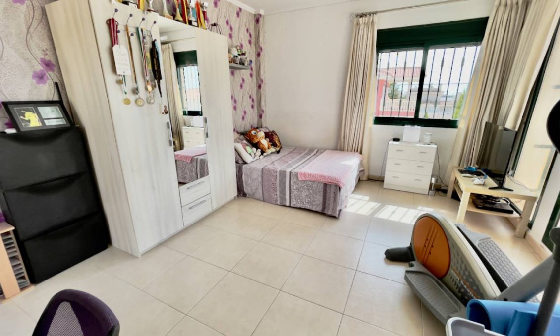 Használt Ingatlanok - Villa -
Ciudad Quesada - Costa Blanca