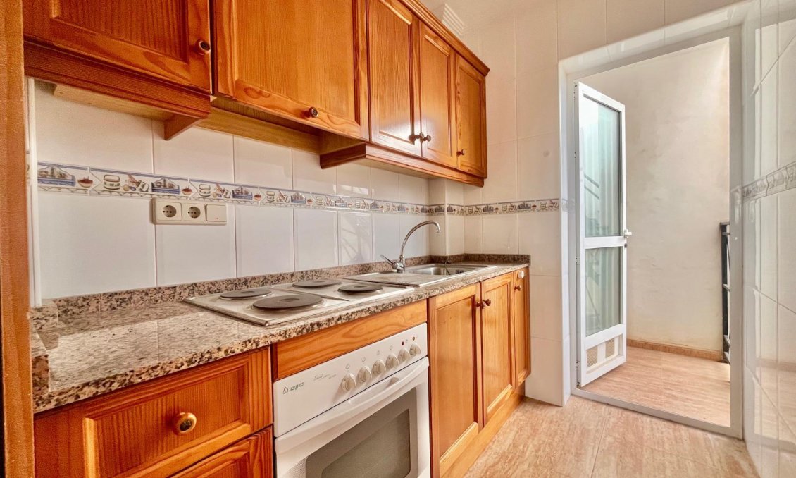 Resale - Bungalow -
Orihuela Costa - La Chismosa