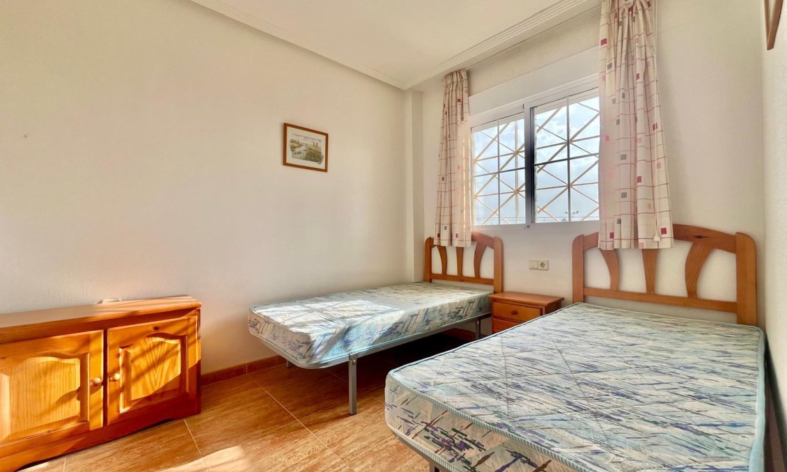 Resale - Bungalow -
Orihuela Costa - La Chismosa