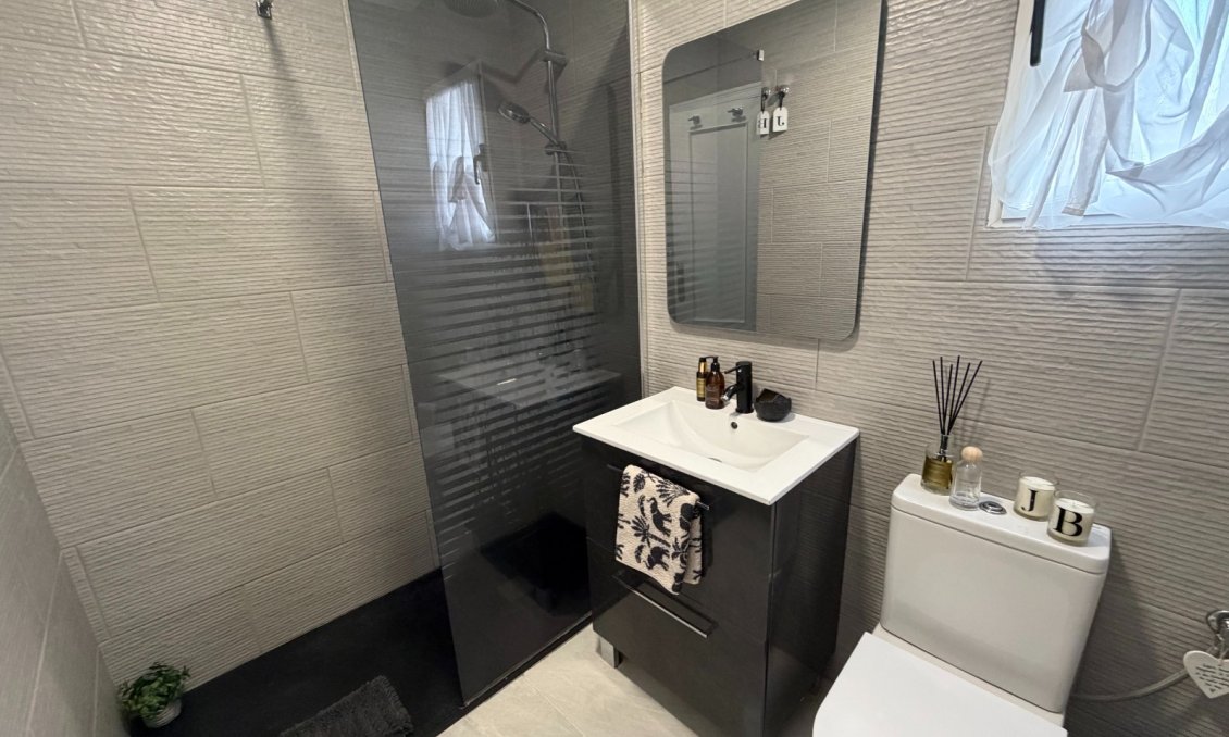 Segunda mano - Apartamento -
Orihuela - Inland