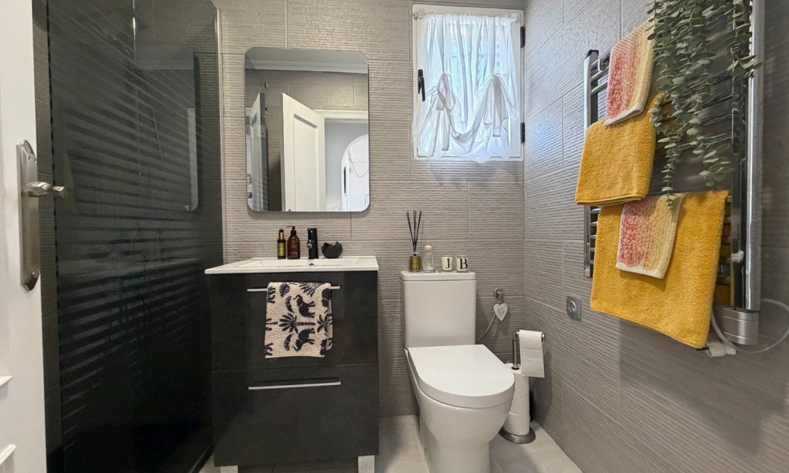 Segunda mano - Apartamento -
Orihuela - Inland