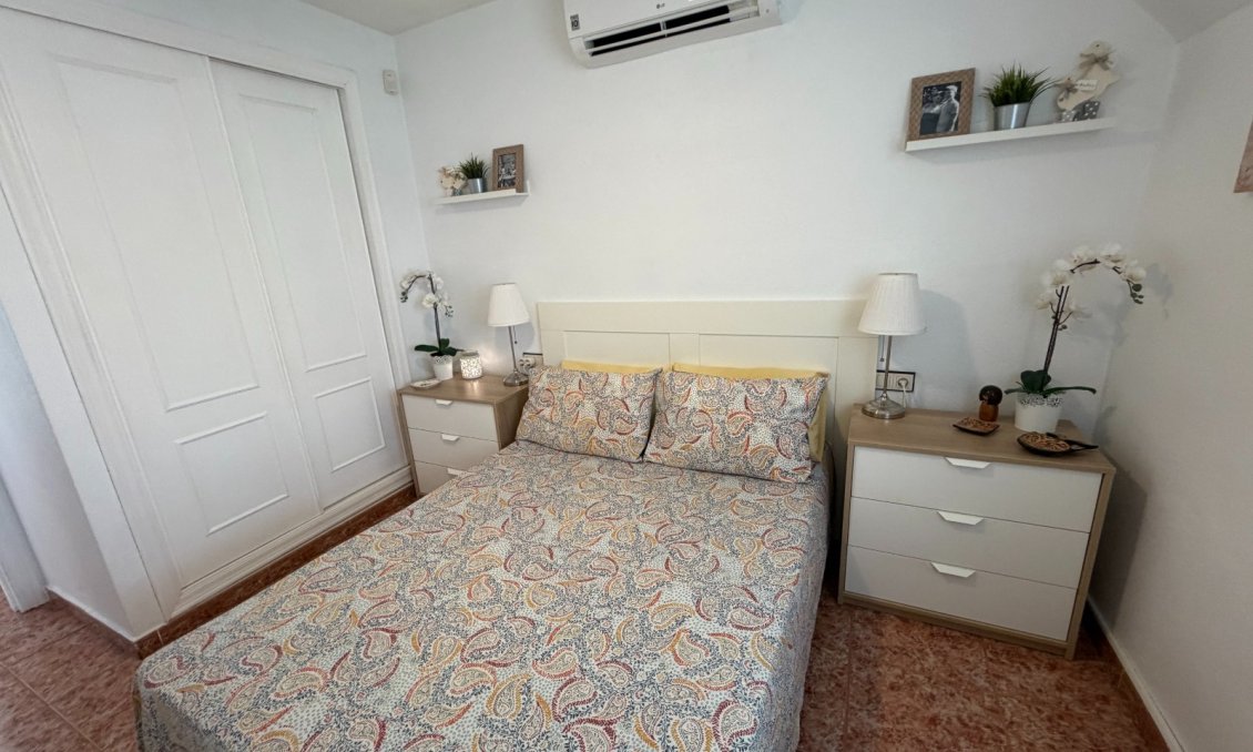 Segunda mano - Apartamento -
Orihuela - Inland