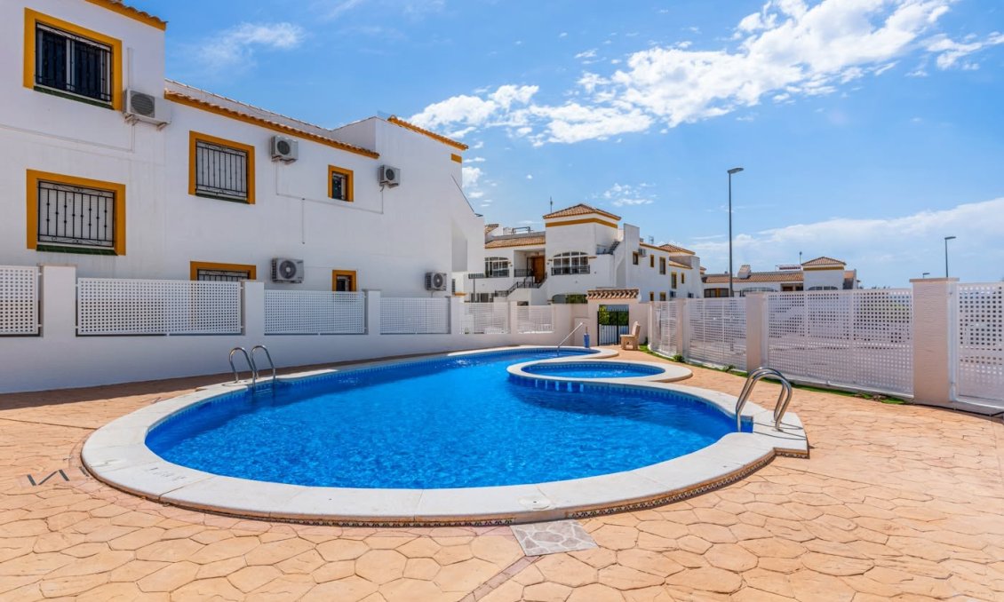 Segunda mano - Apartamento -
Orihuela - Inland