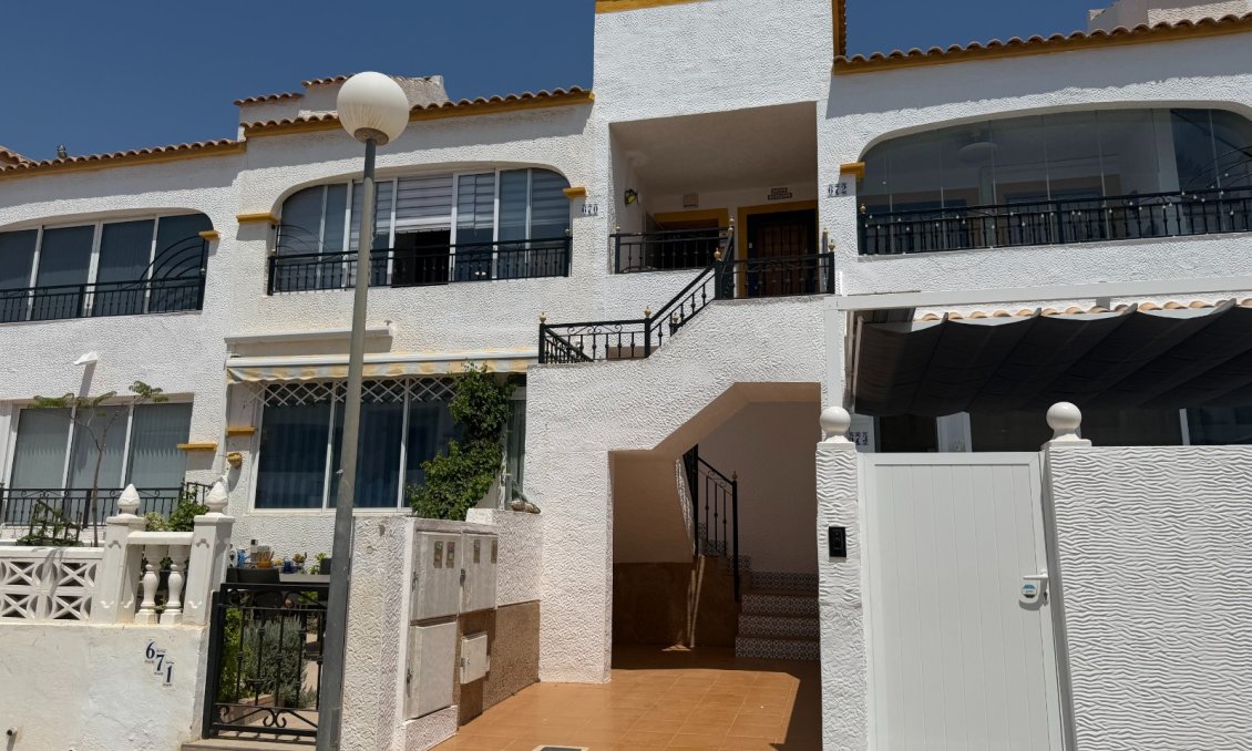 Segunda mano - Apartamento -
Orihuela - Inland
