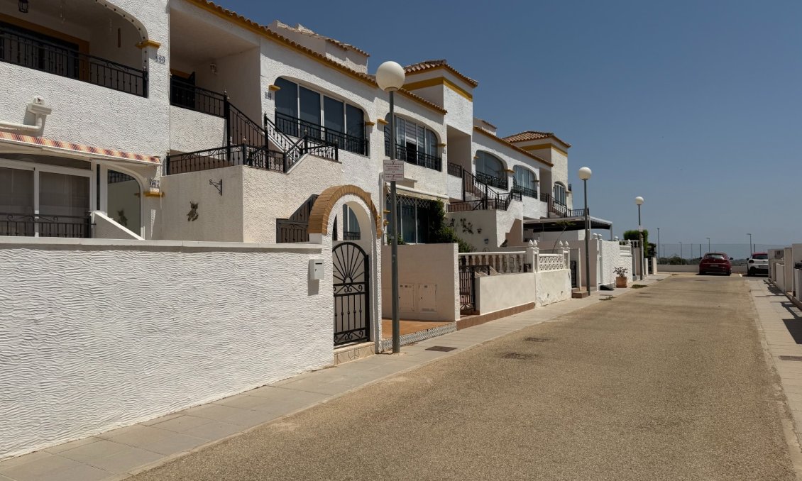 Segunda mano - Apartamento -
Orihuela - Inland