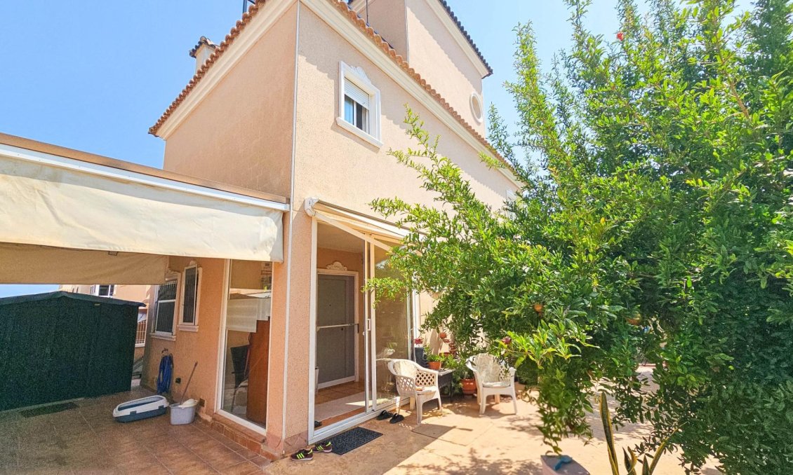 Használt Ingatlanok - Villa -
Orihuela Costa - Cabo Roig
